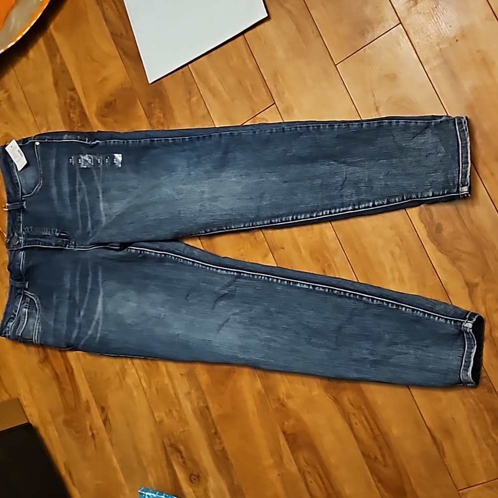 NWT super skinny Everflex jeans by Maurice's